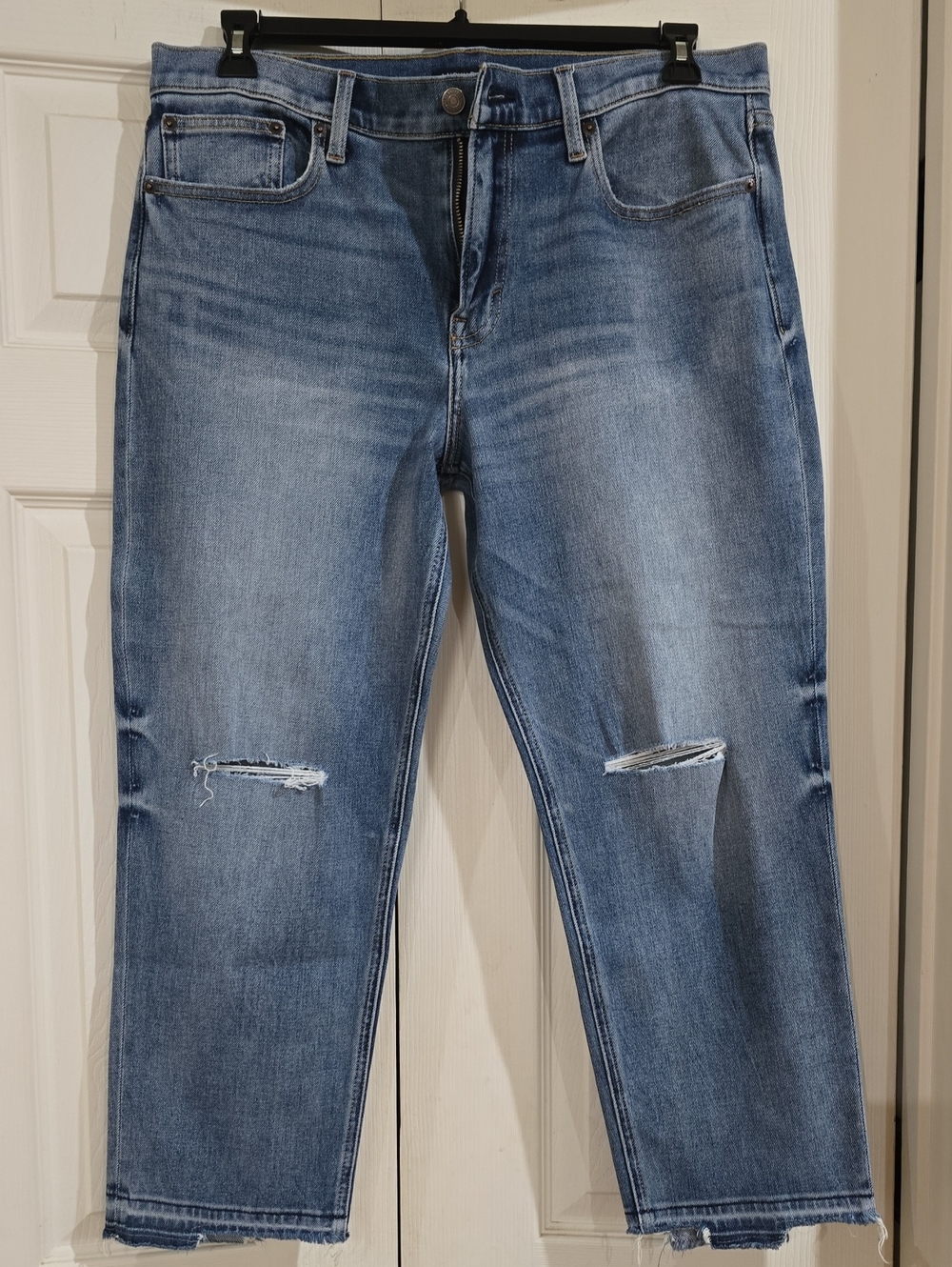 EUC- Lucky Brand Light Blue Distressed Boyfriend Jeans